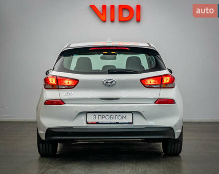 Хендай i30, объемом двигателя 1.6 л и пробегом 71 тыс. км за 16840 $, фото 6 на Automoto.ua