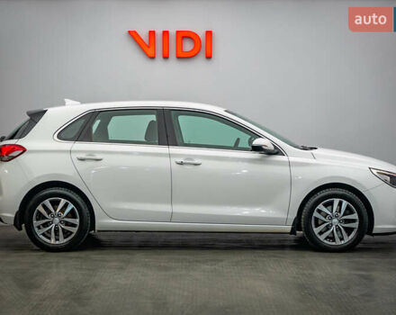 Хендай i30, объемом двигателя 1.6 л и пробегом 71 тыс. км за 16840 $, фото 3 на Automoto.ua