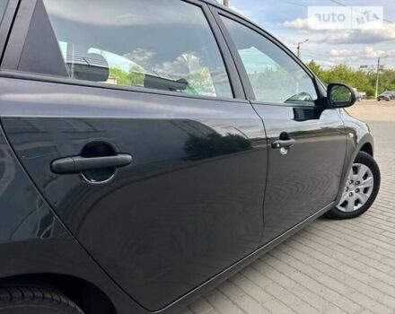 Хендай i30, объемом двигателя 1.58 л и пробегом 229 тыс. км за 5900 $, фото 13 на Automoto.ua