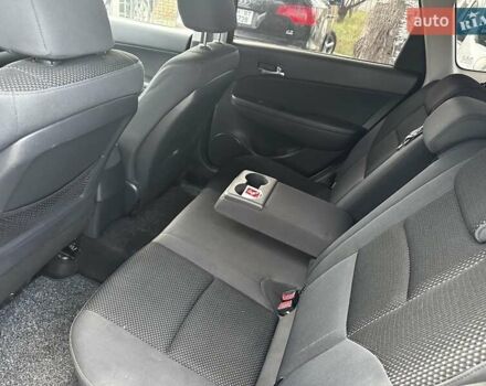 Хендай i30, об'ємом двигуна 1.6 л та пробігом 220 тис. км за 6900 $, фото 6 на Automoto.ua
