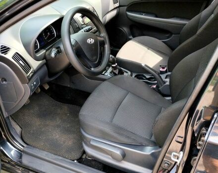 Хендай i30, об'ємом двигуна 1.4 л та пробігом 177 тис. км за 5700 $, фото 4 на Automoto.ua