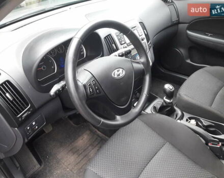 Хендай i30, объемом двигателя 1.58 л и пробегом 220 тыс. км за 6900 $, фото 6 на Automoto.ua