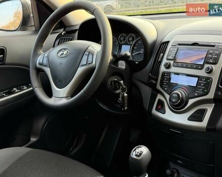 Хендай i30, объемом двигателя 1.4 л и пробегом 189 тыс. км за 7500 $, фото 25 на Automoto.ua
