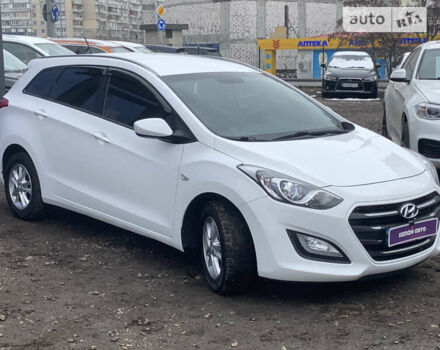 Хендай i30, объемом двигателя 1.6 л и пробегом 237 тыс. км за 10000 $, фото 4 на Automoto.ua