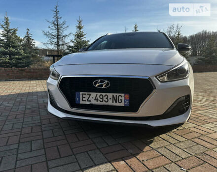 Хендай i30, об'ємом двигуна 1.59 л та пробігом 180 тис. км за 13600 $, фото 6 на Automoto.ua