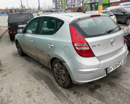 Серый Хендай i30, объемом двигателя 1.4 л и пробегом 100 тыс. км за 4000 $, фото 6 на Automoto.ua