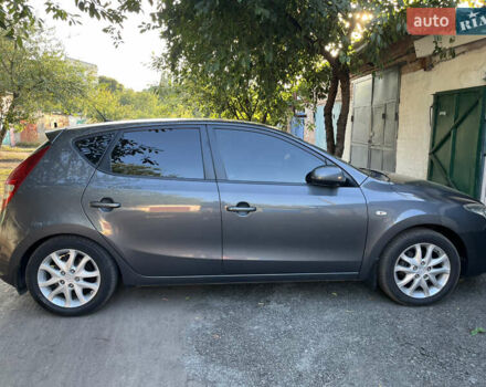 Серый Хендай i30, объемом двигателя 1.4 л и пробегом 159 тыс. км за 7000 $, фото 3 на Automoto.ua