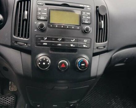 Серый Хендай i30, объемом двигателя 1.59 л и пробегом 136 тыс. км за 6500 $, фото 8 на Automoto.ua