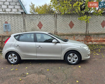 Сірий Хендай i30, об'ємом двигуна 1.4 л та пробігом 190 тис. км за 4700 $, фото 1 на Automoto.ua