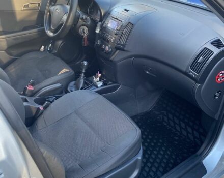 Серый Хендай i30, объемом двигателя 1.4 л и пробегом 197 тыс. км за 5800 $, фото 5 на Automoto.ua