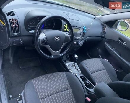 Сірий Хендай i30, об'ємом двигуна 1.6 л та пробігом 217 тис. км за 6950 $, фото 3 на Automoto.ua