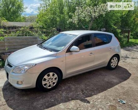 Сірий Хендай i30, об'ємом двигуна 1.59 л та пробігом 225 тис. км за 6000 $, фото 1 на Automoto.ua