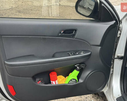 Серый Хендай i30, объемом двигателя 1.4 л и пробегом 265 тыс. км за 4500 $, фото 9 на Automoto.ua