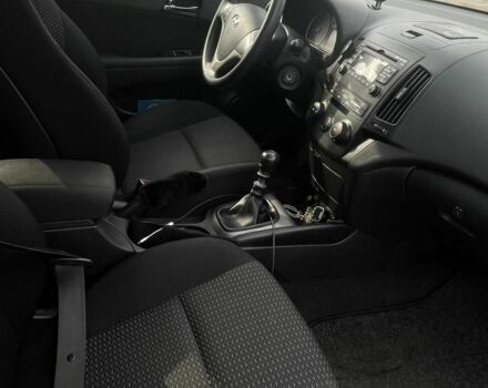 Серый Хендай i30, объемом двигателя 1.6 л и пробегом 167 тыс. км за 7953 $, фото 13 на Automoto.ua