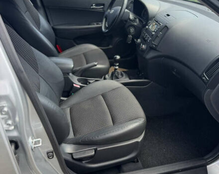 Серый Хендай i30, объемом двигателя 1.6 л и пробегом 207 тыс. км за 6100 $, фото 24 на Automoto.ua