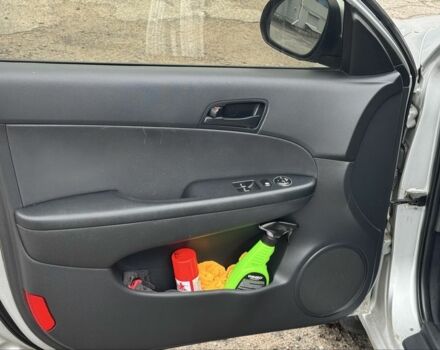 Сірий Хендай i30, об'ємом двигуна 1.4 л та пробігом 265 тис. км за 4500 $, фото 9 на Automoto.ua