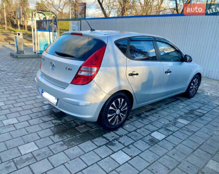 Серый Хендай i30, объемом двигателя 1.4 л и пробегом 197 тыс. км за 5900 $, фото 3 на Automoto.ua