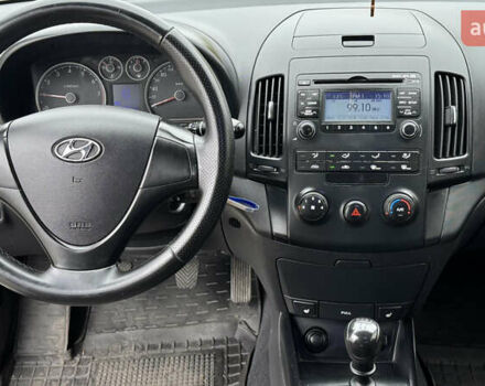 Серый Хендай i30, объемом двигателя 1.4 л и пробегом 265 тыс. км за 4500 $, фото 10 на Automoto.ua