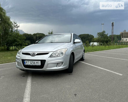 Сірий Хендай i30, об'ємом двигуна 1.59 л та пробігом 196 тис. км за 5400 $, фото 2 на Automoto.ua
