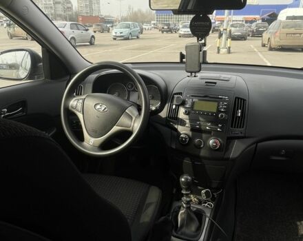 Серый Хендай i30, объемом двигателя 1.6 л и пробегом 167 тыс. км за 7953 $, фото 2 на Automoto.ua