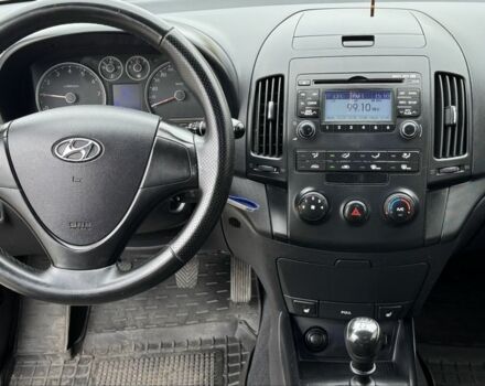 Сірий Хендай i30, об'ємом двигуна 1.4 л та пробігом 265 тис. км за 4500 $, фото 10 на Automoto.ua