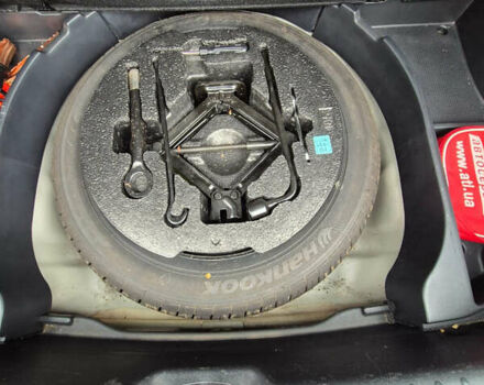 Сірий Хендай i30, об'ємом двигуна 1.4 л та пробігом 190 тис. км за 4700 $, фото 14 на Automoto.ua