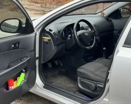 Сірий Хендай i30, об'ємом двигуна 1.4 л та пробігом 265 тис. км за 4500 $, фото 8 на Automoto.ua