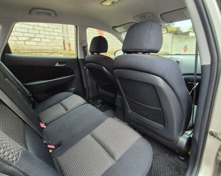 Сірий Хендай i30, об'ємом двигуна 1.4 л та пробігом 190 тис. км за 4700 $, фото 20 на Automoto.ua