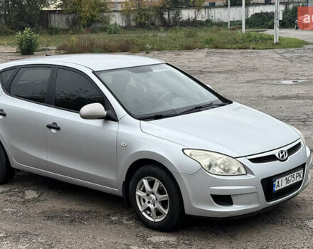 Серый Хендай i30, объемом двигателя 1.4 л и пробегом 265 тыс. км за 4500 $, фото 6 на Automoto.ua