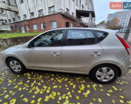 Сірий Хендай i30, об'ємом двигуна 1.4 л та пробігом 190 тис. км за 4700 $, фото 17 на Automoto.ua