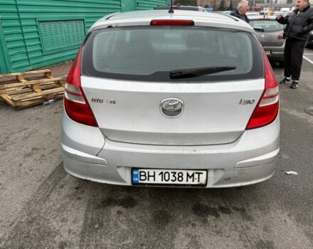 Серый Хендай i30, объемом двигателя 1.4 л и пробегом 100 тыс. км за 4000 $, фото 7 на Automoto.ua