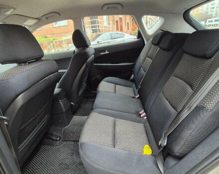 Сірий Хендай i30, об'ємом двигуна 1.4 л та пробігом 190 тис. км за 4700 $, фото 11 на Automoto.ua