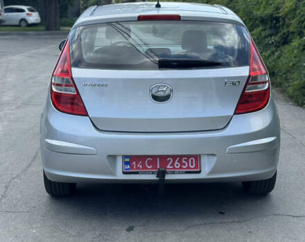Серый Хендай i30, объемом двигателя 1.6 л и пробегом 207 тыс. км за 6100 $, фото 5 на Automoto.ua