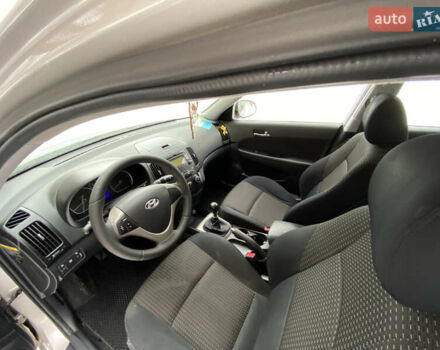 Сірий Хендай i30, об'ємом двигуна 1.4 л та пробігом 190 тис. км за 6300 $, фото 8 на Automoto.ua