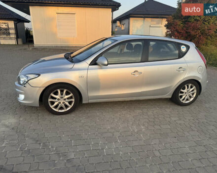 Серый Хендай i30, объемом двигателя 1.58 л и пробегом 219 тыс. км за 6200 $, фото 2 на Automoto.ua