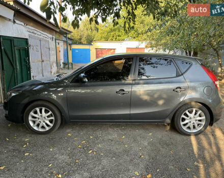 Серый Хендай i30, объемом двигателя 1.4 л и пробегом 159 тыс. км за 7000 $, фото 2 на Automoto.ua