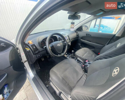 Серый Хендай i30, объемом двигателя 1.4 л и пробегом 197 тыс. км за 5900 $, фото 9 на Automoto.ua