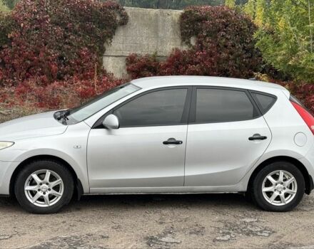 Сірий Хендай i30, об'ємом двигуна 1.4 л та пробігом 265 тис. км за 4500 $, фото 1 на Automoto.ua