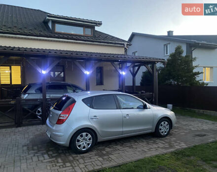 Серый Хендай i30, объемом двигателя 1.6 л и пробегом 215 тыс. км за 6500 $, фото 8 на Automoto.ua