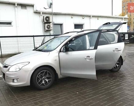 Серый Хендай i30, объемом двигателя 1.58 л и пробегом 260 тыс. км за 5999 $, фото 5 на Automoto.ua