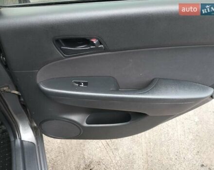 Серый Хендай i30, объемом двигателя 1.4 л и пробегом 280 тыс. км за 5799 $, фото 12 на Automoto.ua