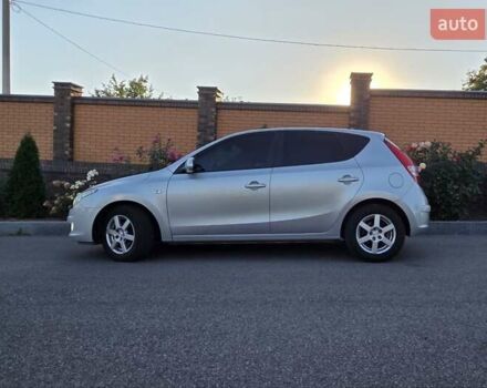 Серый Хендай i30, объемом двигателя 1.6 л и пробегом 175 тыс. км за 7300 $, фото 3 на Automoto.ua