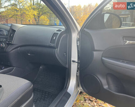 Сірий Хендай i30, об'ємом двигуна 1.59 л та пробігом 177 тис. км за 7499 $, фото 9 на Automoto.ua