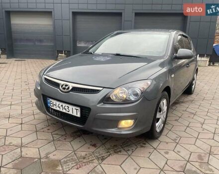 Сірий Хендай i30, об'ємом двигуна 1.58 л та пробігом 210 тис. км за 5999 $, фото 3 на Automoto.ua
