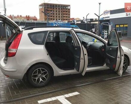 Серый Хендай i30, объемом двигателя 1.58 л и пробегом 260 тыс. км за 5999 $, фото 8 на Automoto.ua