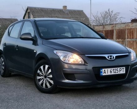 Сірий Хендай i30, об'ємом двигуна 1.6 л та пробігом 180 тис. км за 4600 $, фото 1 на Automoto.ua