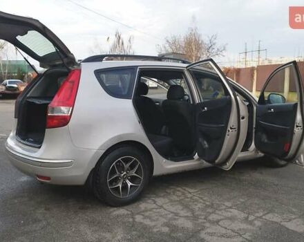 Серый Хендай i30, объемом двигателя 1.58 л и пробегом 260 тыс. км за 5950 $, фото 7 на Automoto.ua