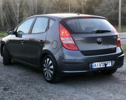 Сірий Хендай i30, об'ємом двигуна 1.6 л та пробігом 180 тис. км за 4600 $, фото 5 на Automoto.ua