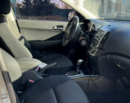 Сірий Хендай i30, об'ємом двигуна 1.6 л та пробігом 128 тис. км за 6500 $, фото 6 на Automoto.ua