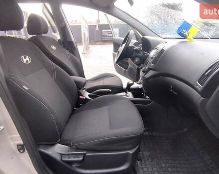 Серый Хендай i30, объемом двигателя 1.58 л и пробегом 260 тыс. км за 5999 $, фото 10 на Automoto.ua